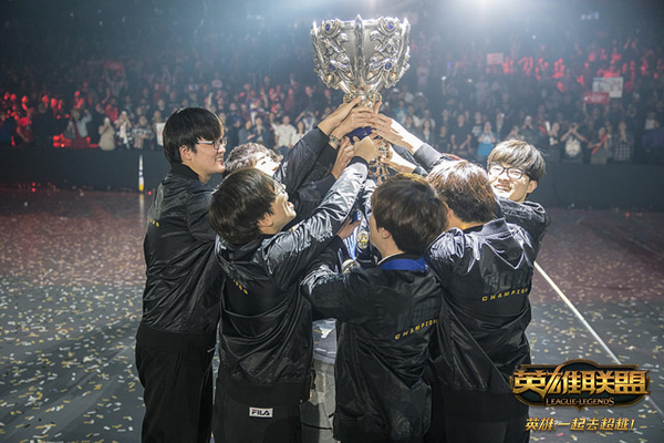 英雄联盟S15全球总决赛四强名单出炉：LPL与LCK平分秋色，半决赛对阵揭晓